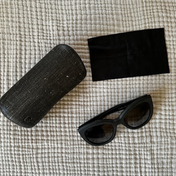 CHANEL Tweed Effect CC Polarized Butterfly Signature Sunglasses 5332-A - Picture 2 of 3